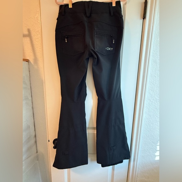 Black Snow/Ski pants, ROXY brand, small, pocket zippers, leg zippers, like new - Picture 5 of 6
